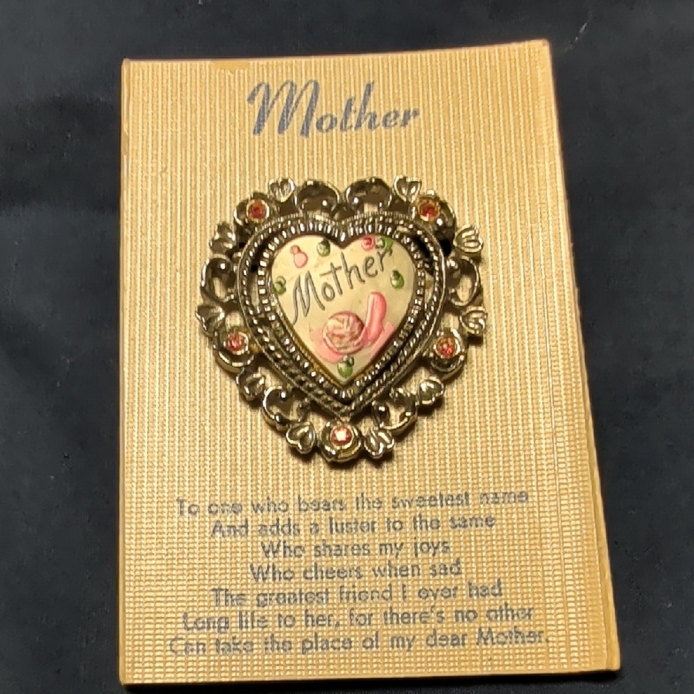 Elegant Heart-Shaped 'Mother' Brooch with Floral Design